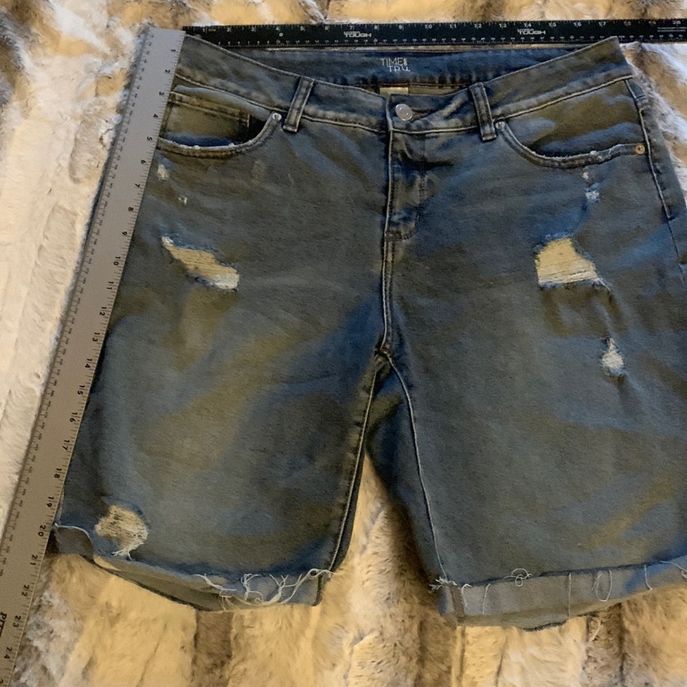 🌹🌹Time and Tru womens bluejean shorts size 16